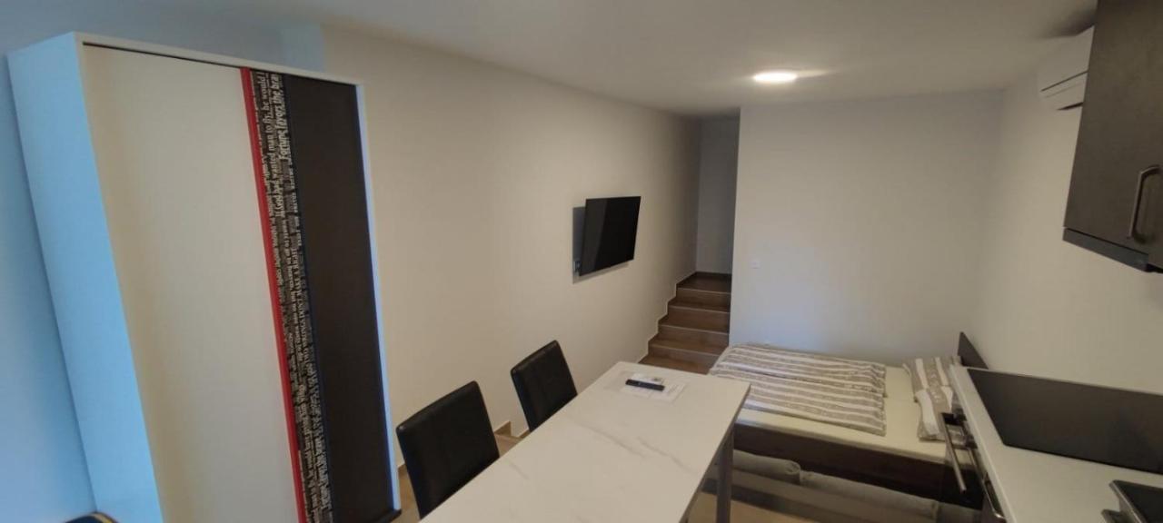 Studio Malinska, 30M From The Beach Екстериор снимка